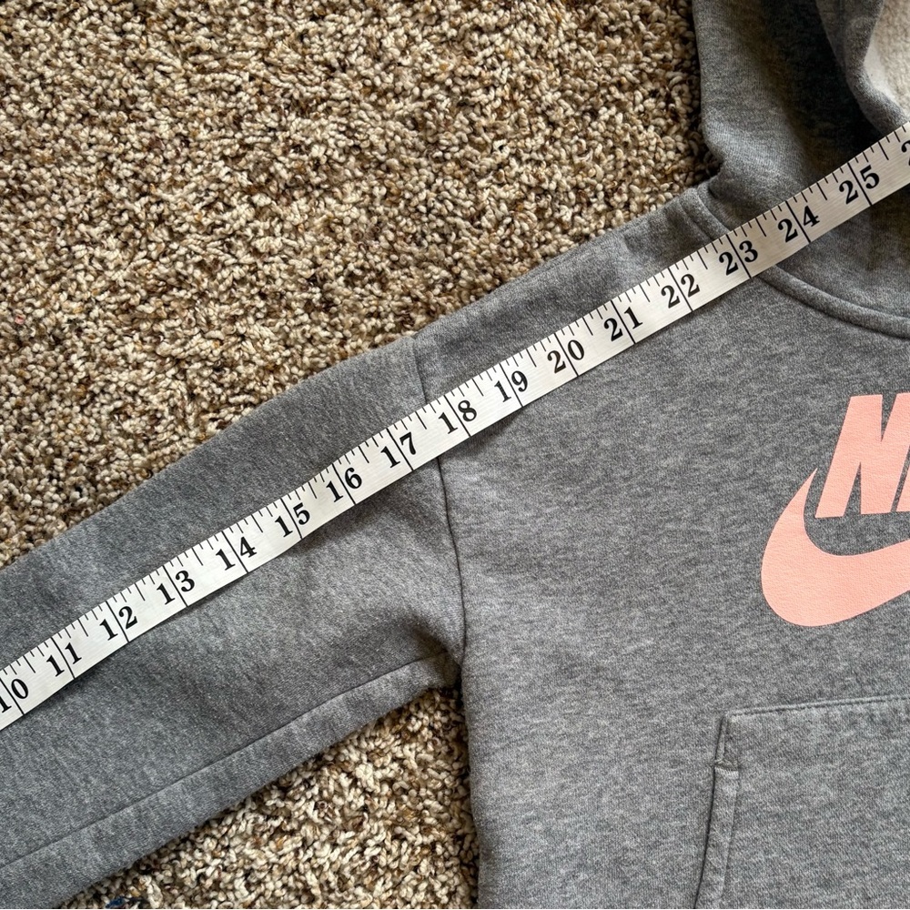 🤍5 for 20$ Nike Girls Gray and Pink Logo Hoodie Size Medium - Picture 5 of 8